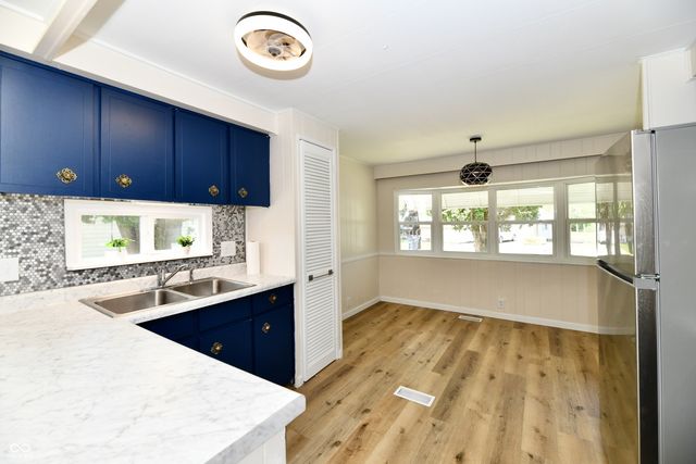 909 Independence Drive E, Elwood, IN 46036