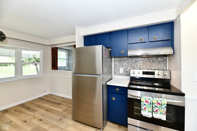 909 Independence Drive E, Elwood, IN 46036