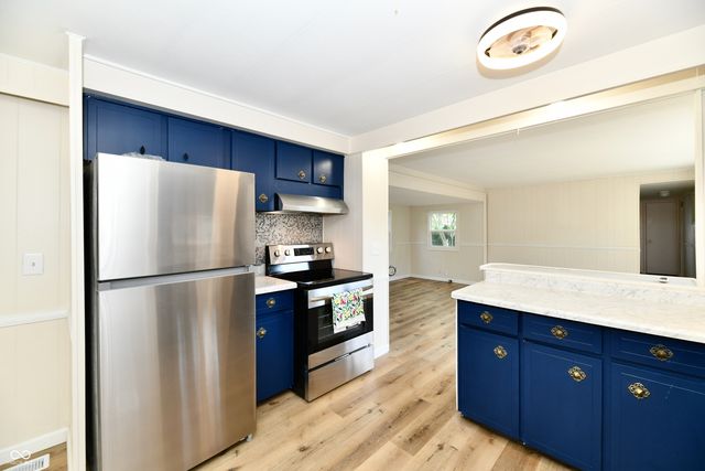 909 Independence Drive E, Elwood, IN 46036