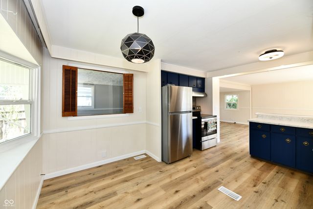909 Independence Drive E, Elwood, IN 46036