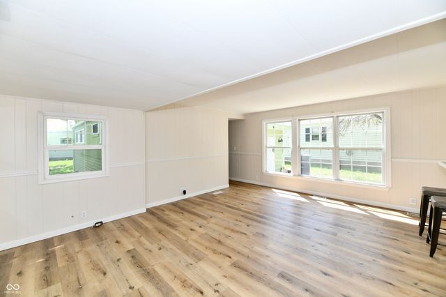 909 Independence Drive E, Elwood, IN 46036