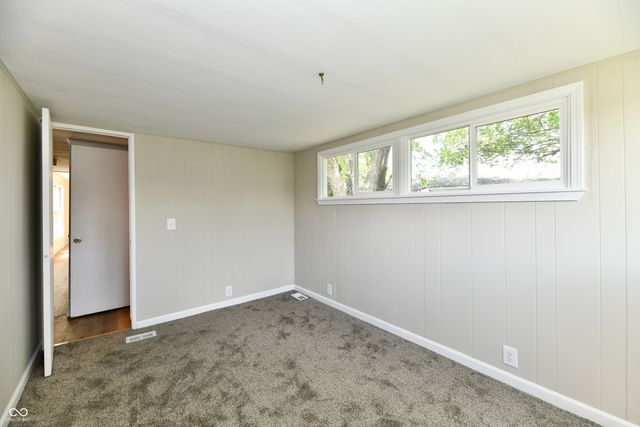 909 Independence Drive E, Elwood, IN 46036