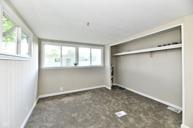 909 Independence Drive E, Elwood, IN 46036