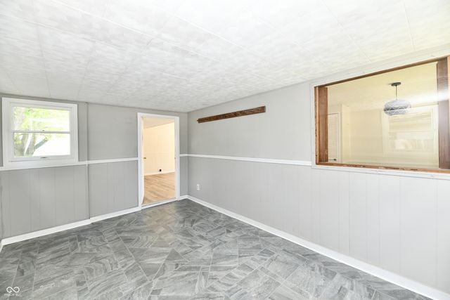 909 Independence Drive E, Elwood, IN 46036