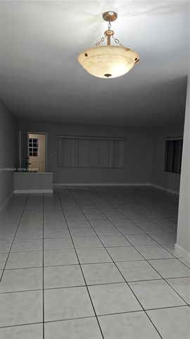 11855 NE 19th Dr 52, North Miami, FL 33181