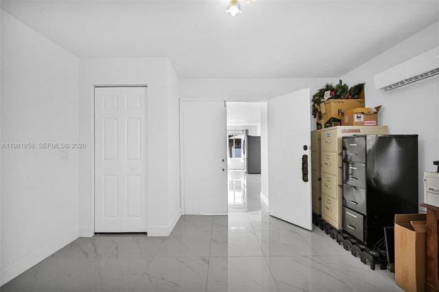 756 W 53rd St, Hialeah, FL 33012