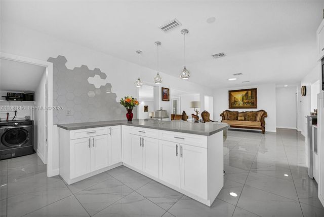 756 W 53rd St, Hialeah, FL 33012