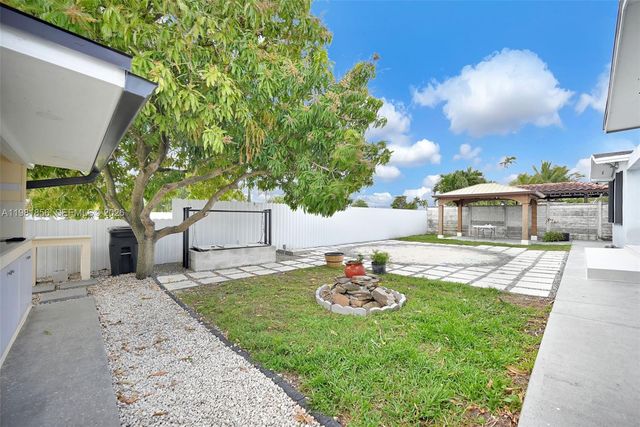 756 W 53rd St, Hialeah, FL 33012