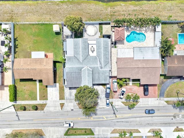 756 W 53rd St, Hialeah, FL 33012