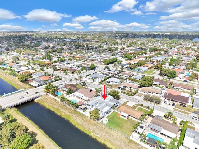 756 W 53rd St, Hialeah, FL 33012