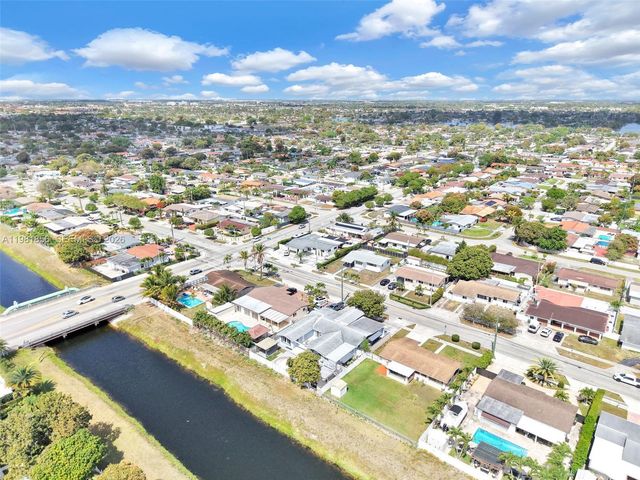 756 W 53rd St, Hialeah, FL 33012