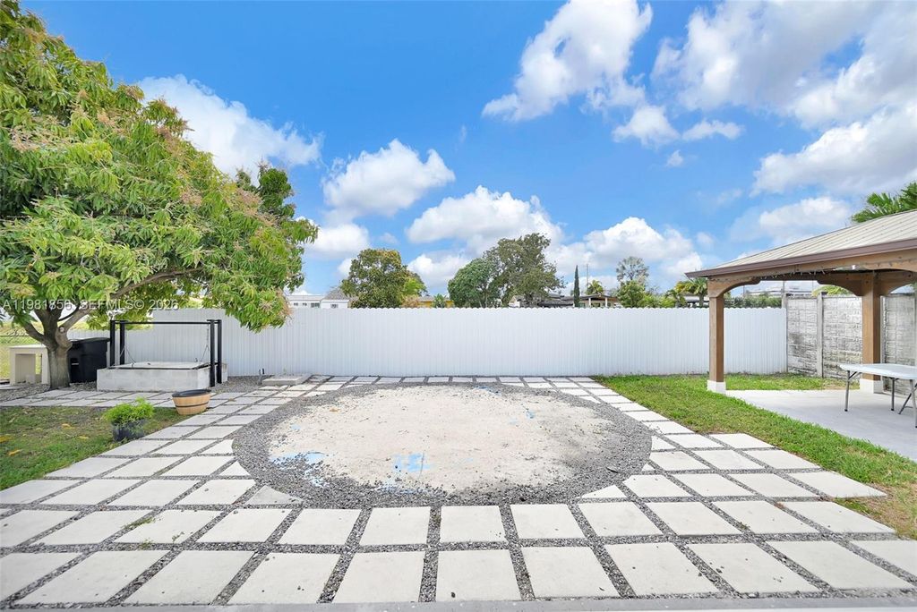 Image 49 of property listing at 756 W 53rd St, Hialeah, FL 33012