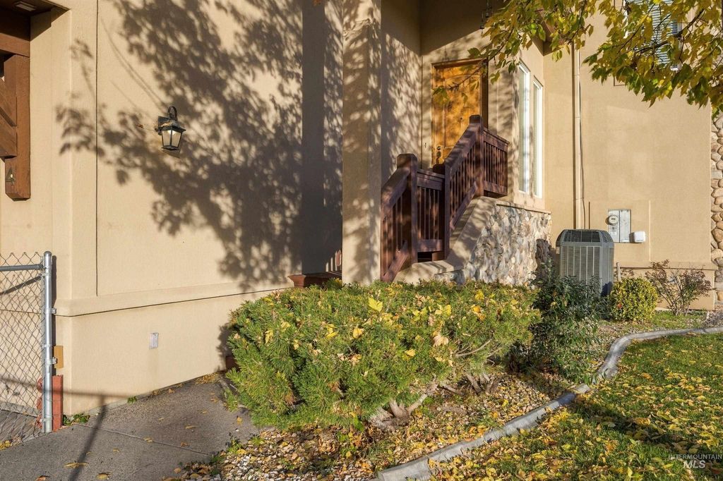 286 River Vista Place, Twin Falls, ID 83301 photo 3