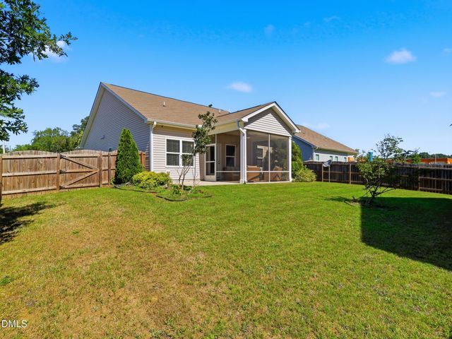 1199 London Meadow Way, Fuquay Varina, NC 27526