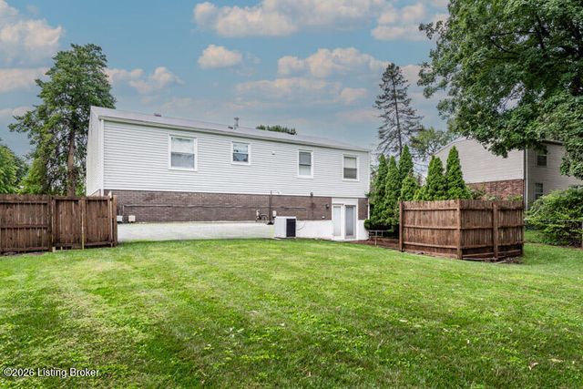 4212 Shenandoah Dr, Louisville, KY 40241