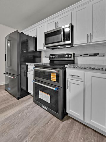 509 E Pine Street, West, TX 76691