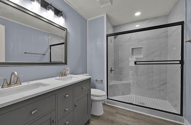 509 E Pine Street, West, TX 76691