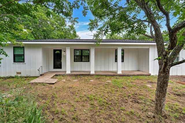 509 E Pine Street, West, TX 76691