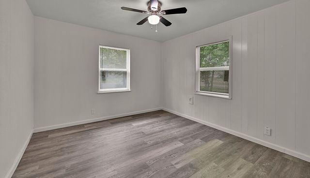 509 E Pine Street, West, TX 76691
