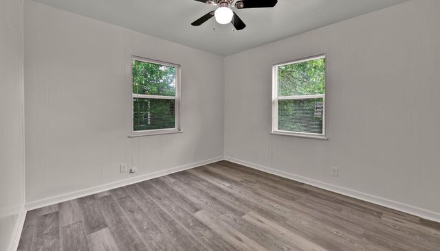509 E Pine Street, West, TX 76691