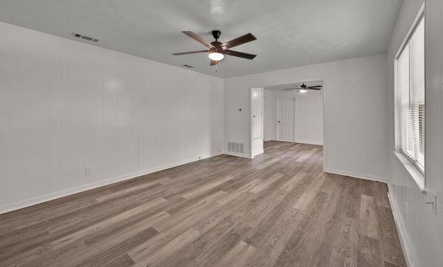 509 E Pine Street, West, TX 76691