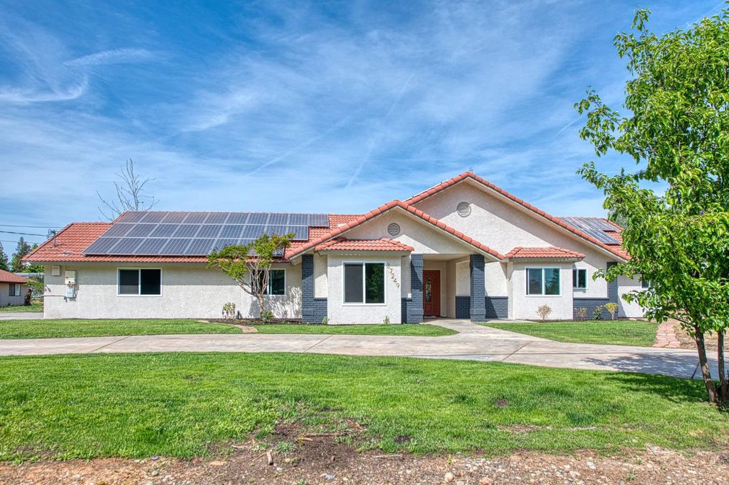 Image 1 of property listing at 37249 Avenue 12 1/4, Madera, CA 93636