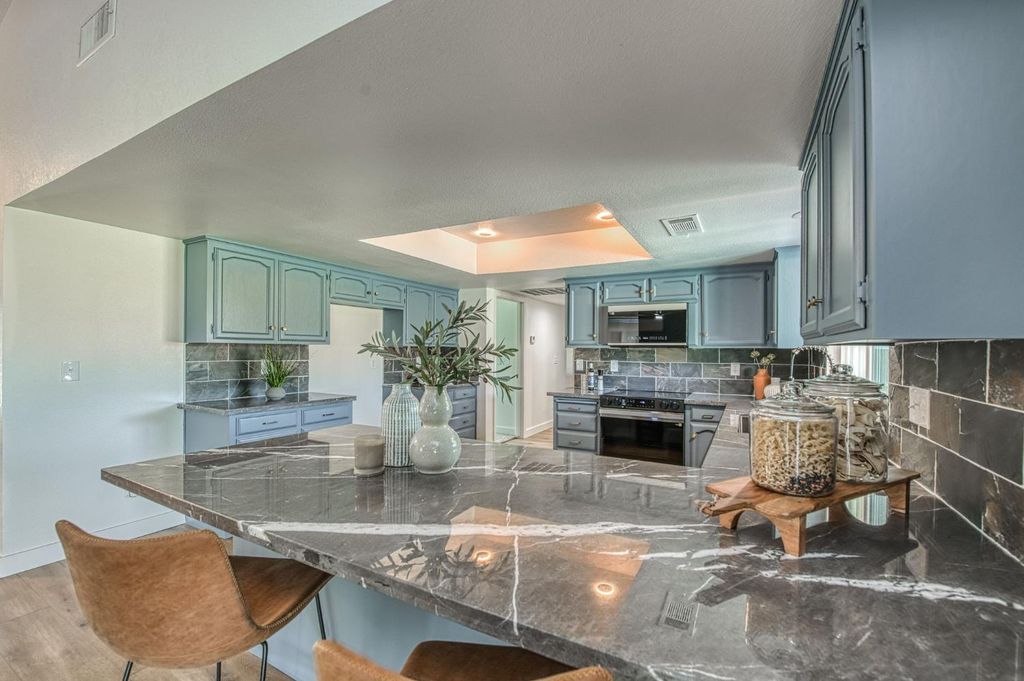 Image 13 of property listing at 37249 Avenue 12 1/4, Madera, CA 93636