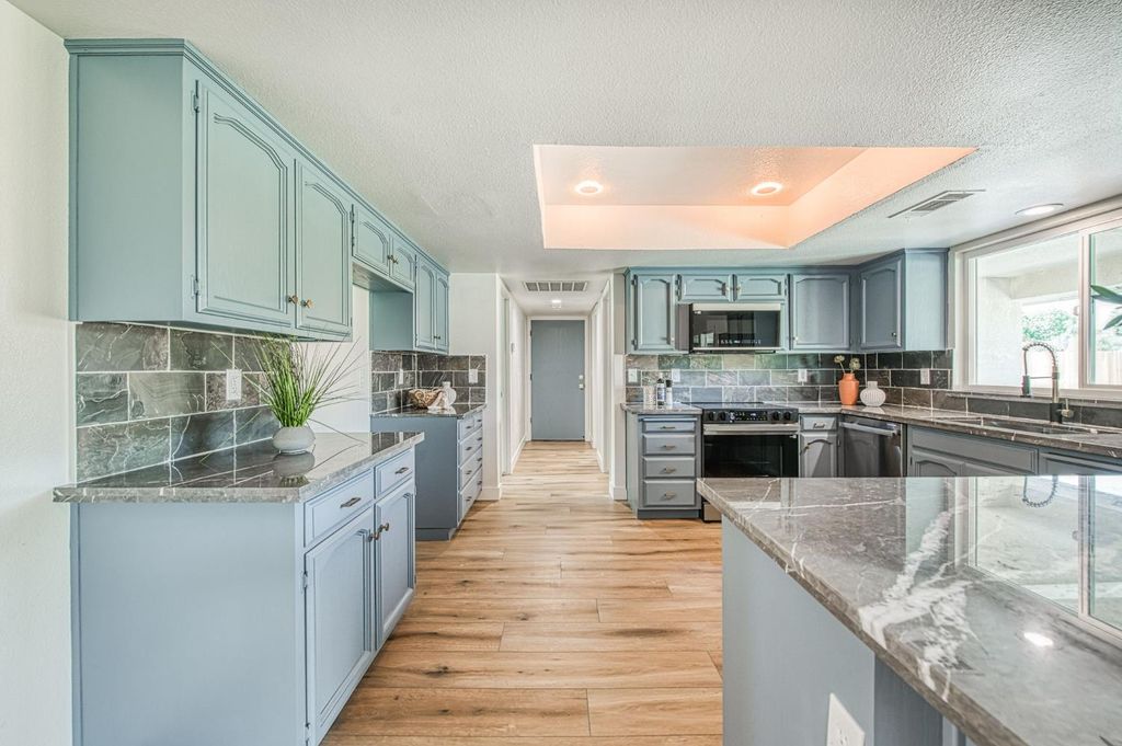 Image 14 of property listing at 37249 Avenue 12 1/4, Madera, CA 93636