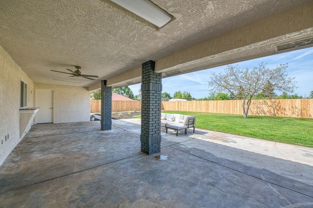 Image 38 of property listing at 37249 Avenue 12 1/4, Madera, CA 93636