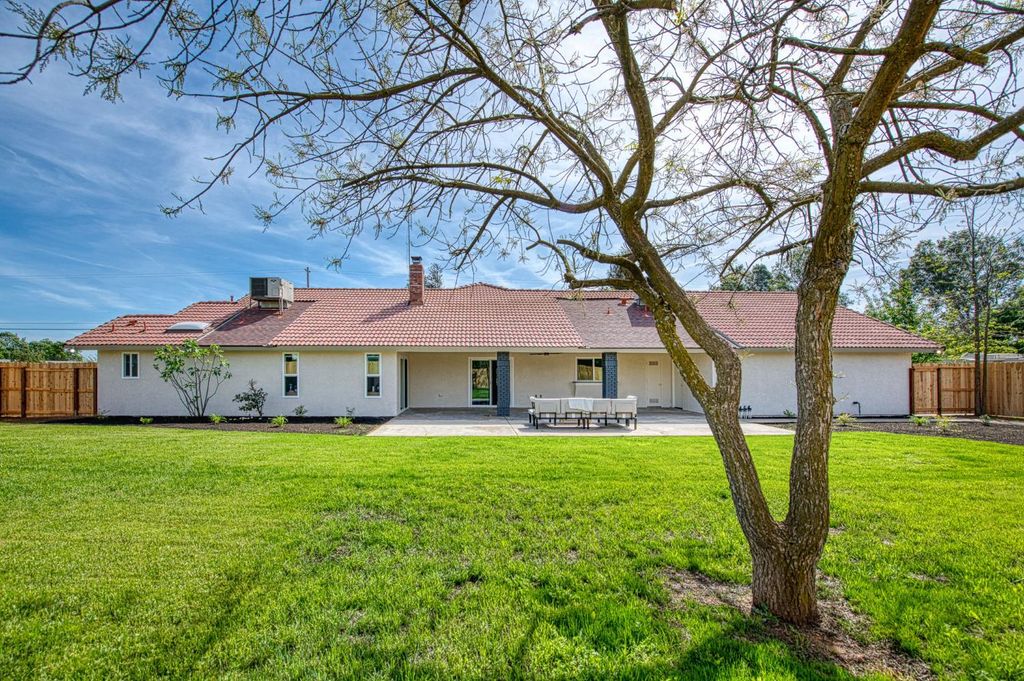 Image 43 of property listing at 37249 Avenue 12 1/4, Madera, CA 93636