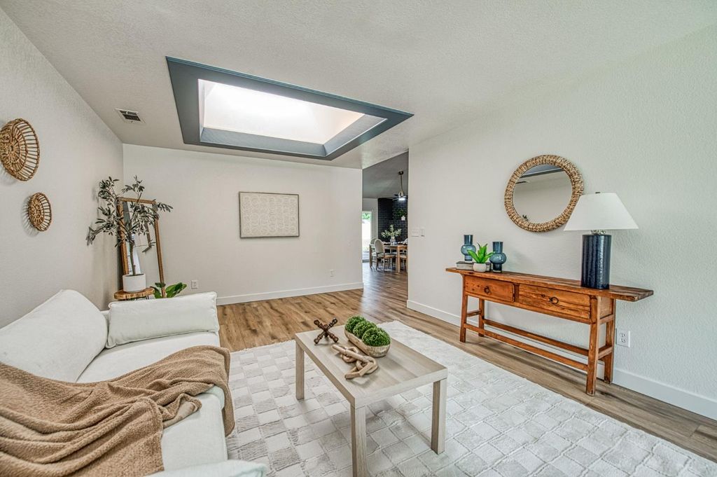 Image 9 of property listing at 37249 Avenue 12 1/4, Madera, CA 93636