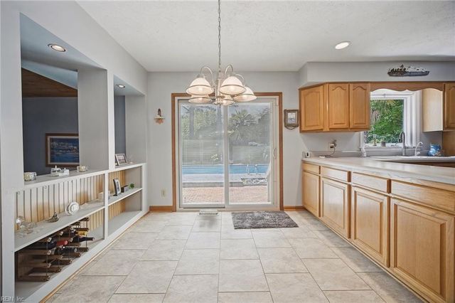 833 Simpkins LN, Virginia Beach, VA 23454