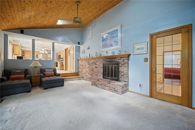 833 Simpkins LN, Virginia Beach, VA 23454