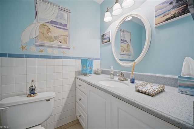 833 Simpkins LN, Virginia Beach, VA 23454