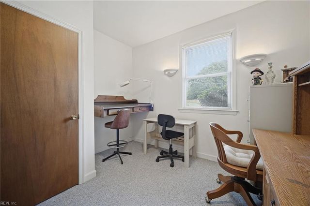 833 Simpkins LN, Virginia Beach, VA 23454