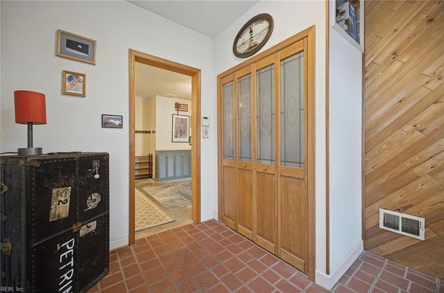 833 Simpkins LN, Virginia Beach, VA 23454