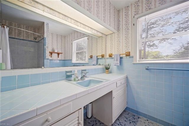 833 Simpkins LN, Virginia Beach, VA 23454