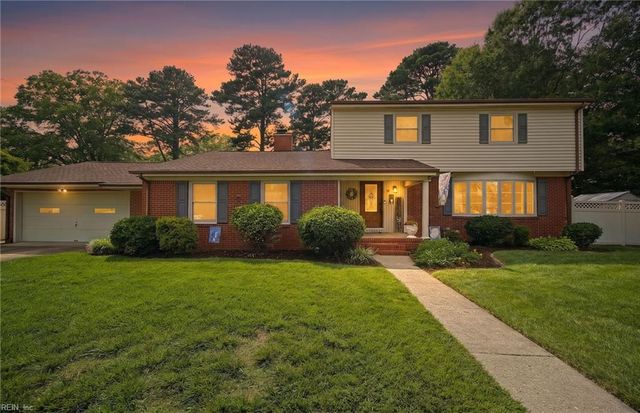 833 Simpkins LN, Virginia Beach, VA 23454