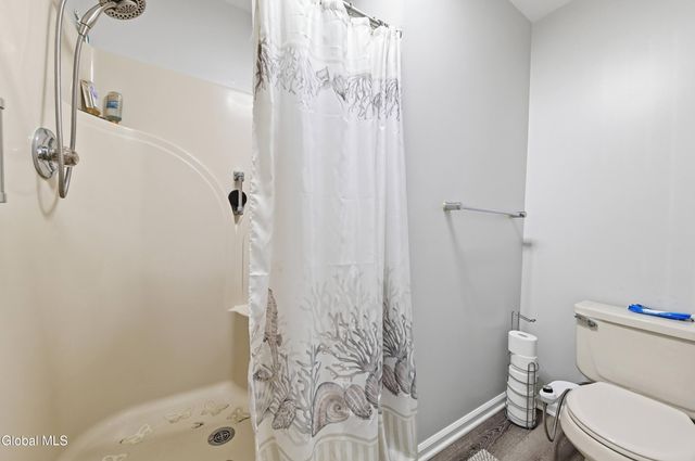 173 Killarney Drive, Niskayuna, NY 12309