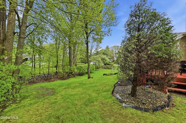 173 Killarney Drive, Niskayuna, NY 12309