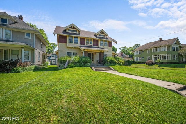 2702 Scottwood Avenue, Toledo, OH 43610