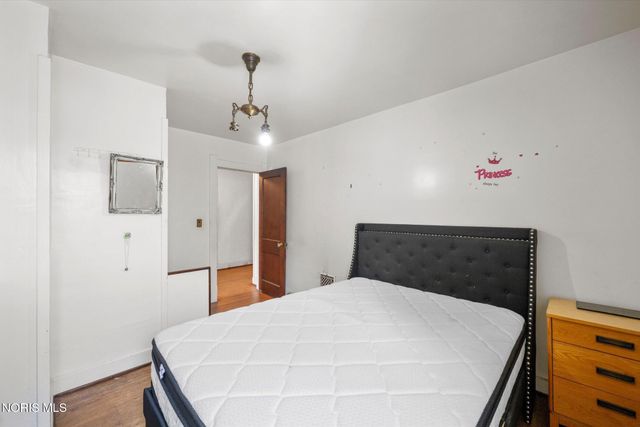 2702 Scottwood Avenue, Toledo, OH 43610