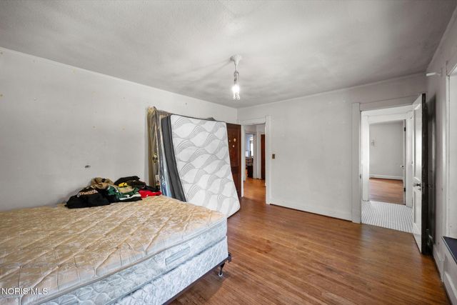 2702 Scottwood Avenue, Toledo, OH 43610
