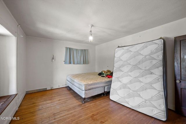 2702 Scottwood Avenue, Toledo, OH 43610