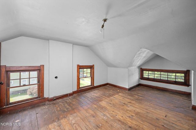 2702 Scottwood Avenue, Toledo, OH 43610