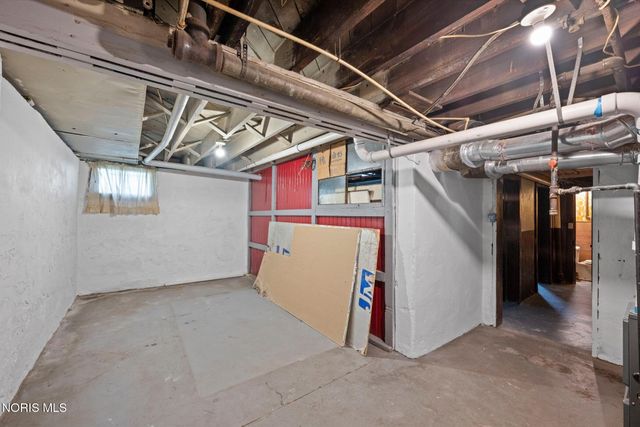 2702 Scottwood Avenue, Toledo, OH 43610