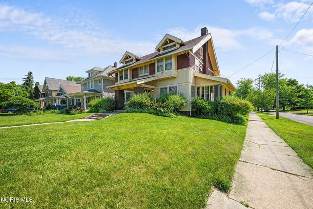 2702 Scottwood Avenue, Toledo, OH 43610