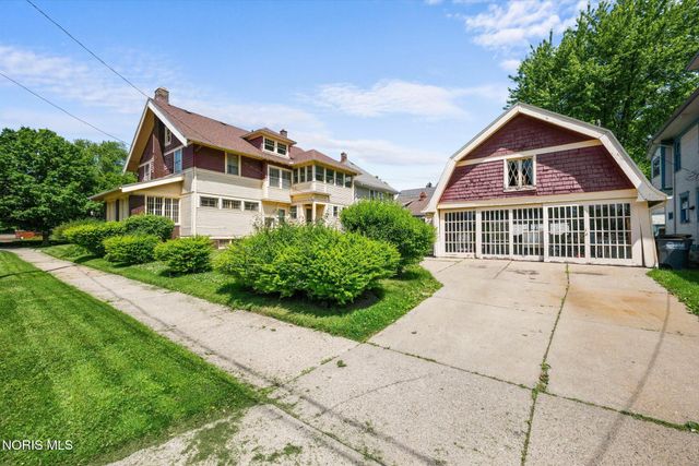 2702 Scottwood Avenue, Toledo, OH 43610