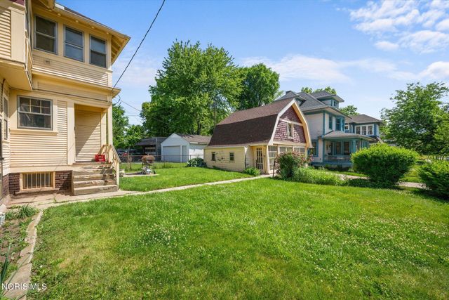 2702 Scottwood Avenue, Toledo, OH 43610