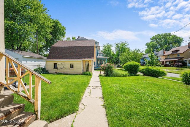 2702 Scottwood Avenue, Toledo, OH 43610